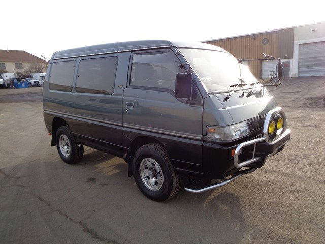 Mitsubishi Van