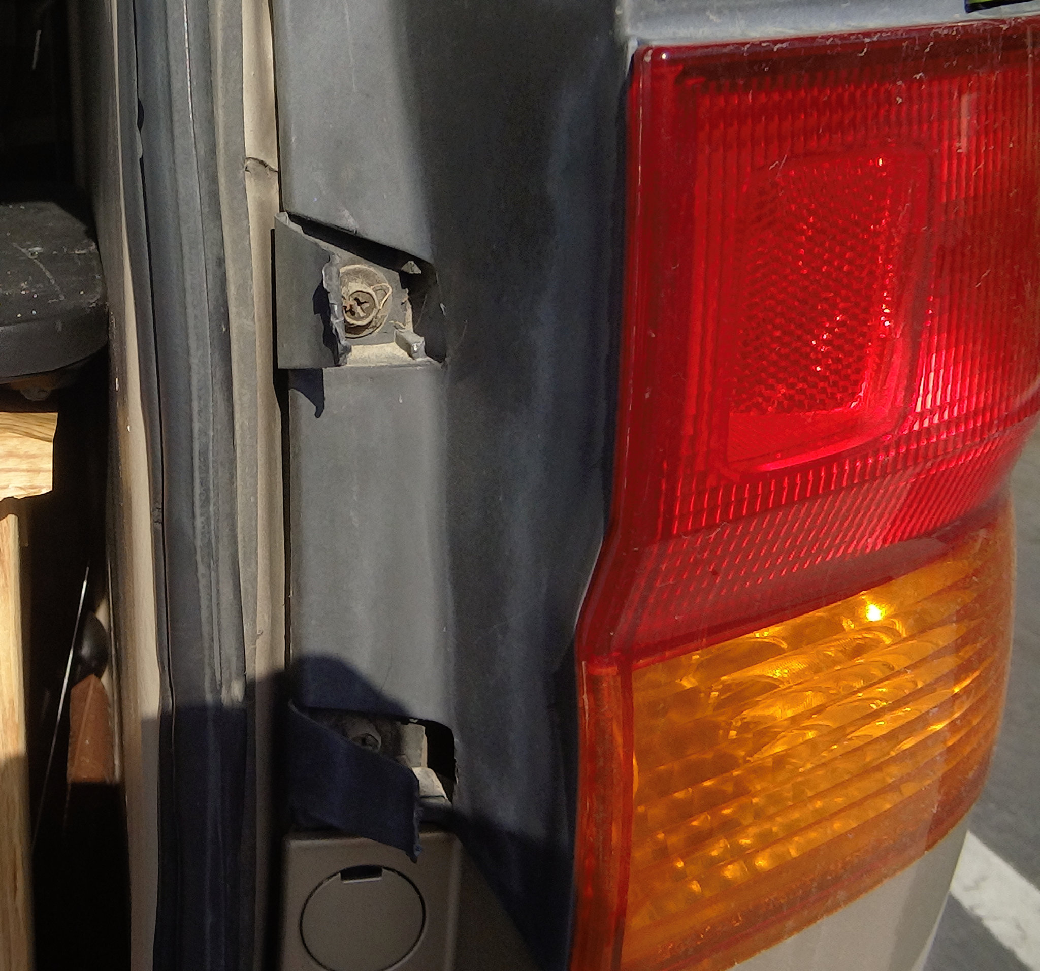 brake light replacement on Honda Odyssey